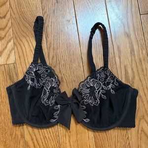 Vintage 90’s black and pink floral embroidered mesh underwire bra